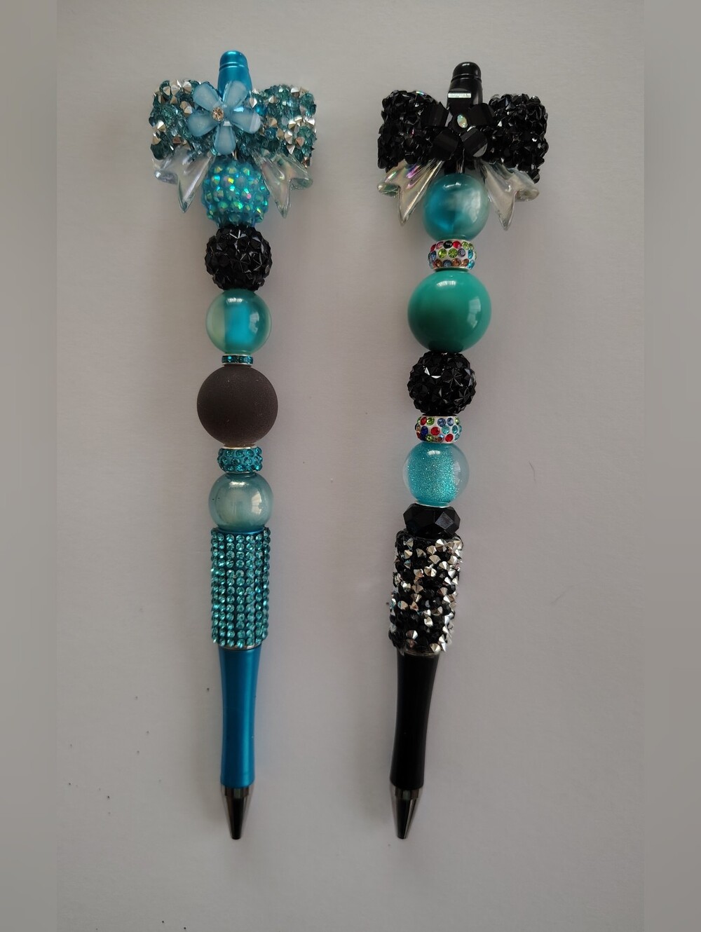 Handcrafted Turquoise and Black Beaded Bow Pen Set - Women Accessories